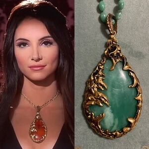 Love Witch Necklace - Vintage 1960s Brutalist Necklace (Green)